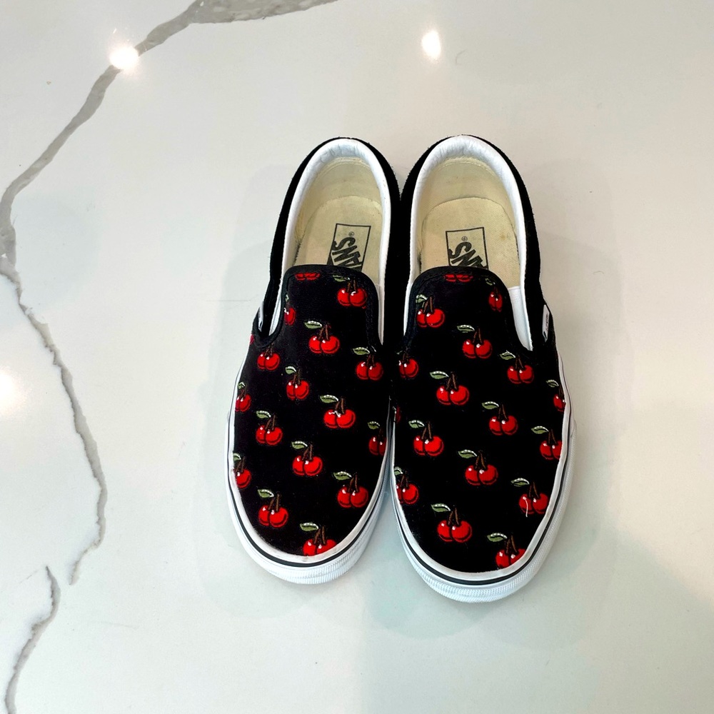 VANS Classic Slip Ons- NWOT Men’s 6.5, Women’s 8